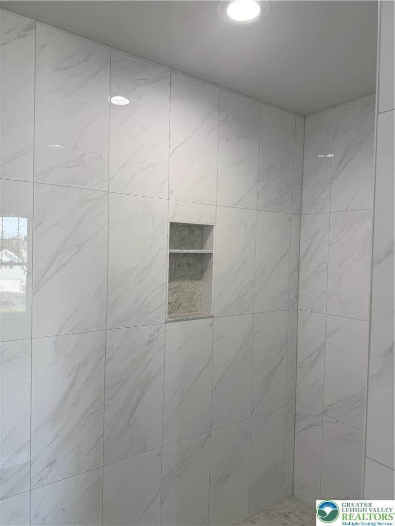 listing-photo-27.jpg