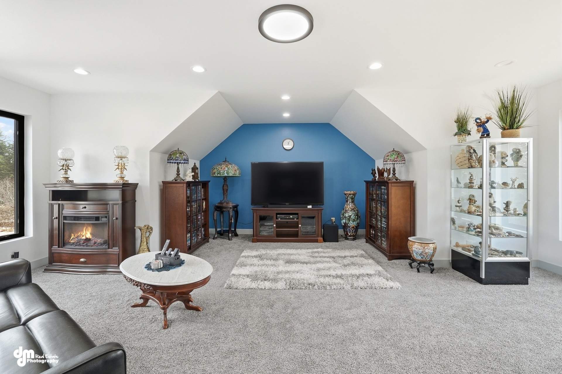 086-Family_Room.jpg