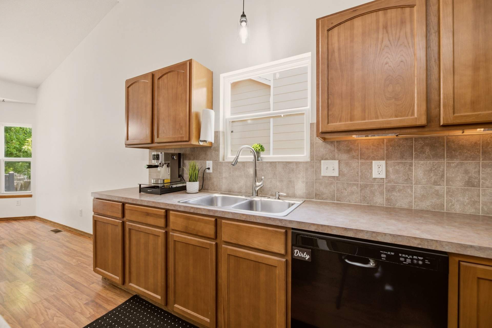2635ESunnyslopeCourtParkCity-w-28.jpg
