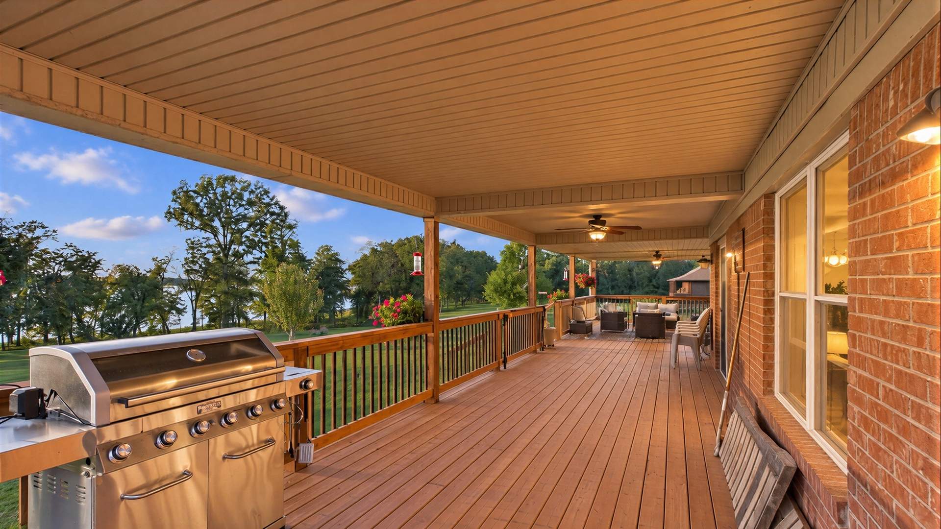 004_COVERED_DECK.jpg