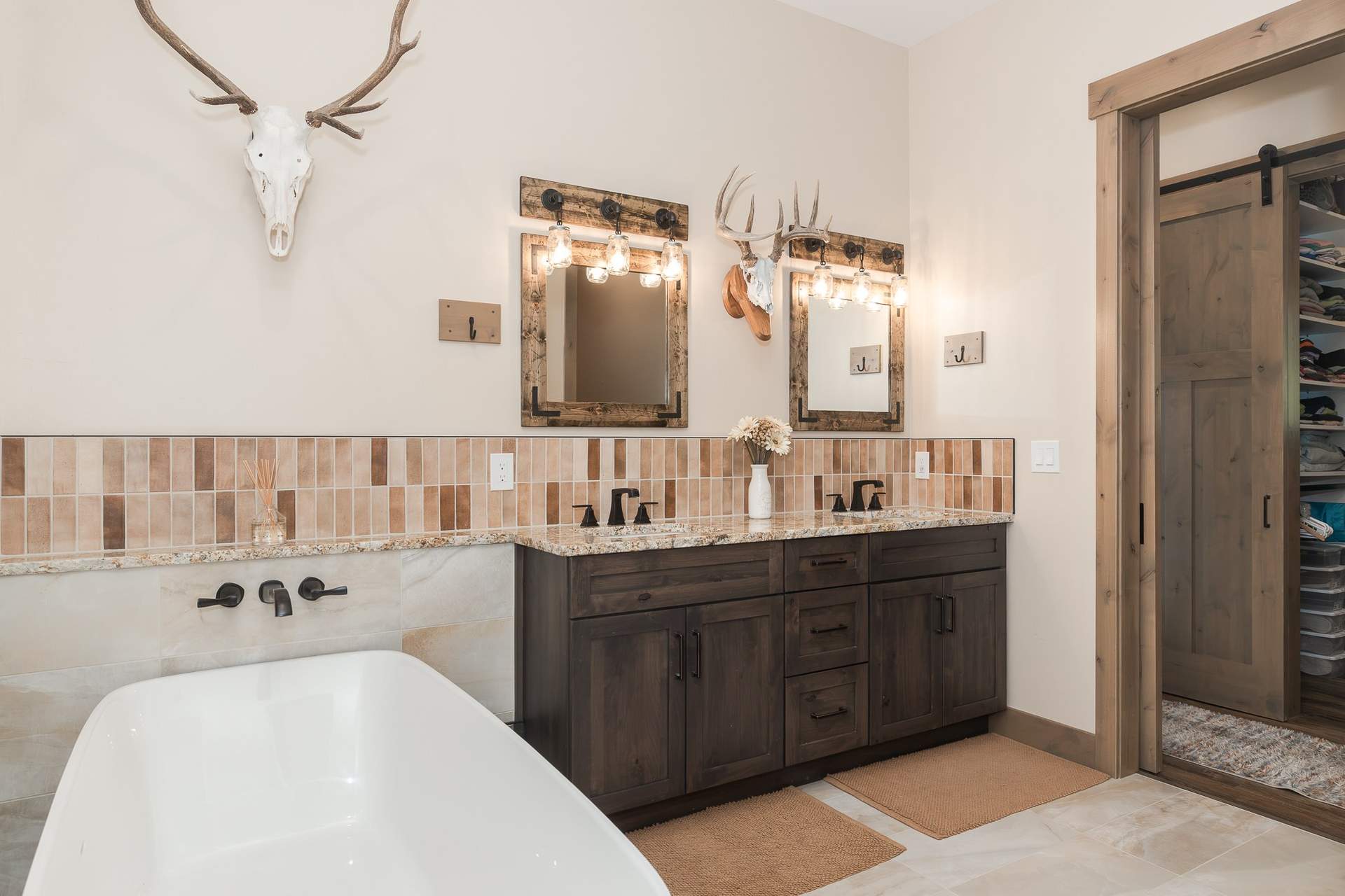 23_Masterbath_5.jpg