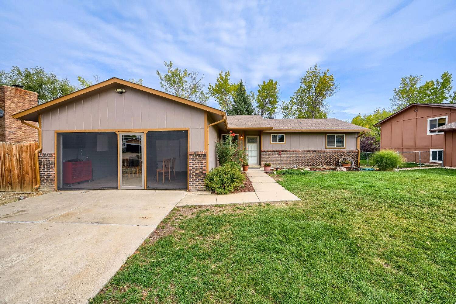 2542CambridgeDr-WebQuali.jpg