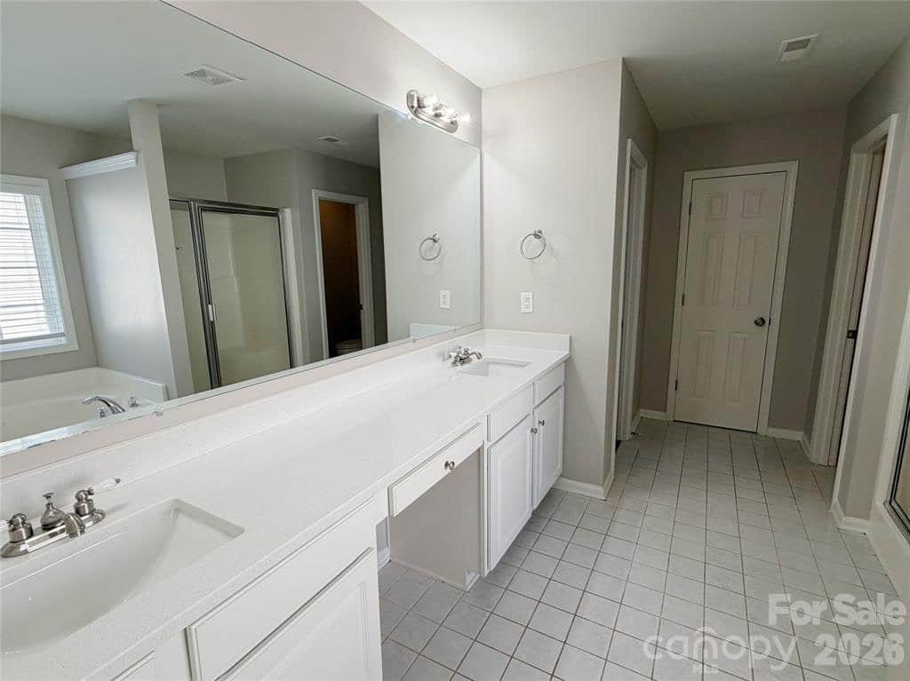 photo-43642269016f75bb16f38a6fed1a81040763d39b500d19386e65026cca1d6cdb.jpg