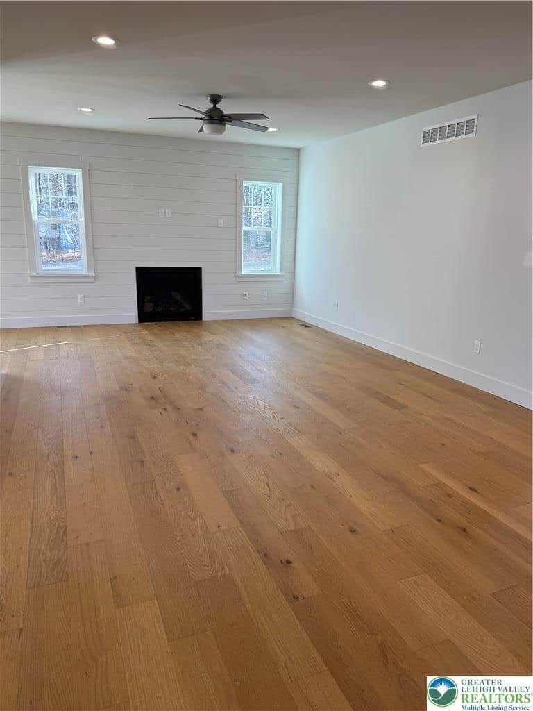 listing-photo-13.jpg