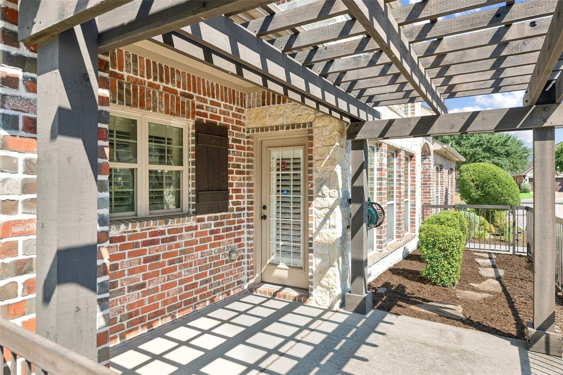 5682_Orchard_ParkwayV28.jpg