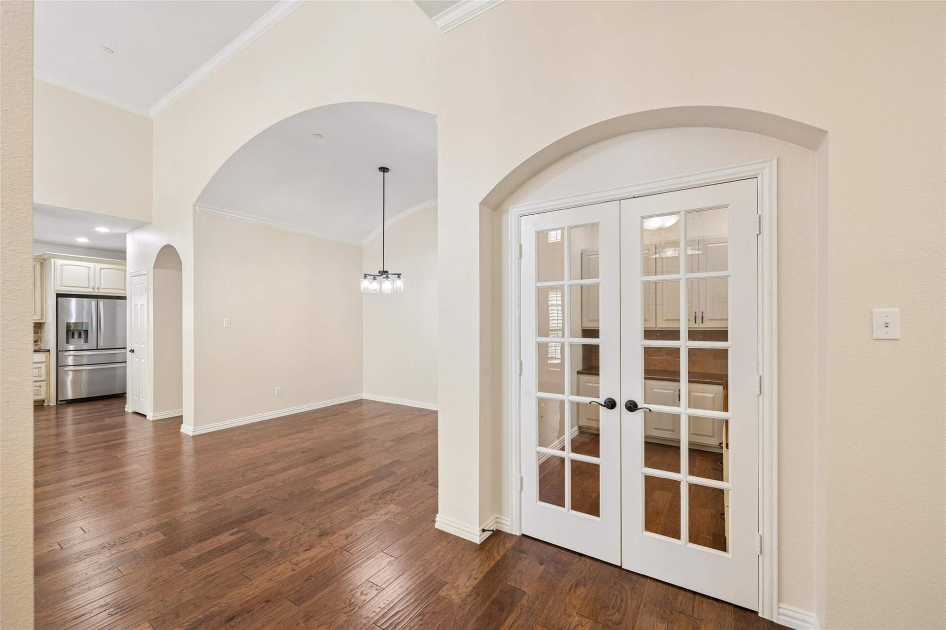 5682_Orchard_ParkwayV4.jpg