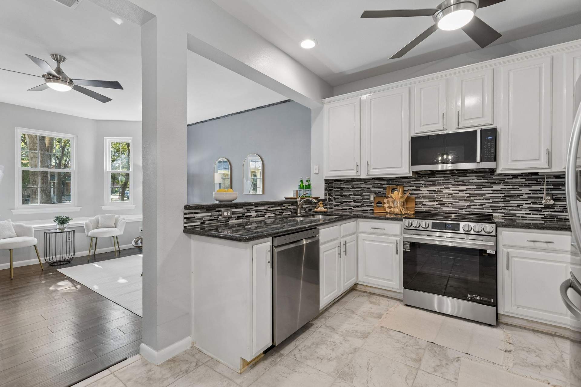 10-2624Durango_010_Kitch.jpg