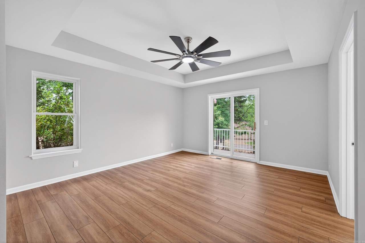 listing-photo-12.jpg