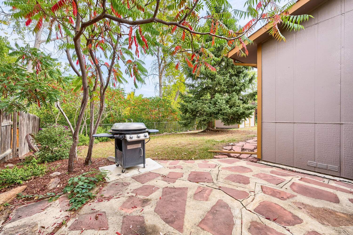 2542CambridgeDr-WebQuali.jpg