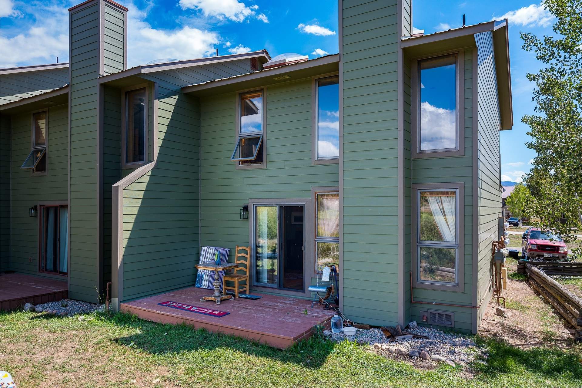 Back_exterior_1.jpg
