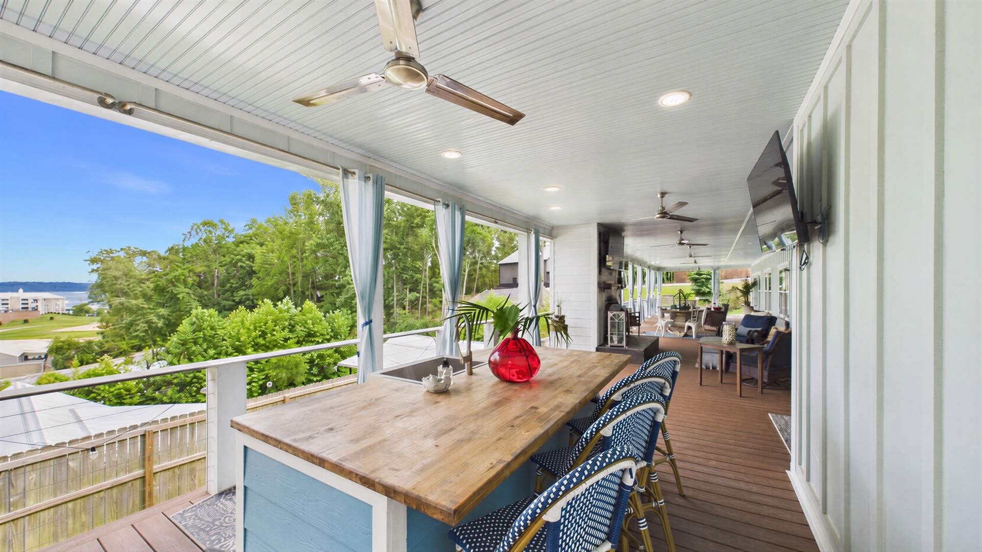 012_Covered_Deck.jpg