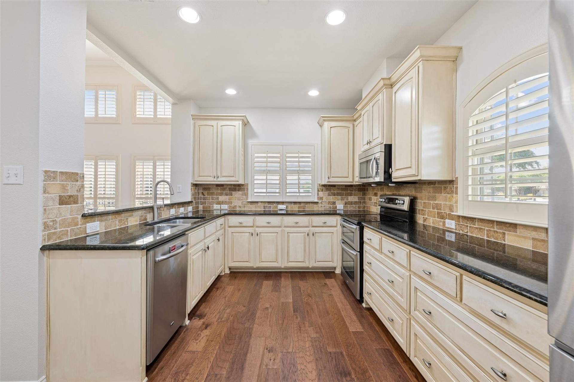 5682_Orchard_ParkwayV13.jpg