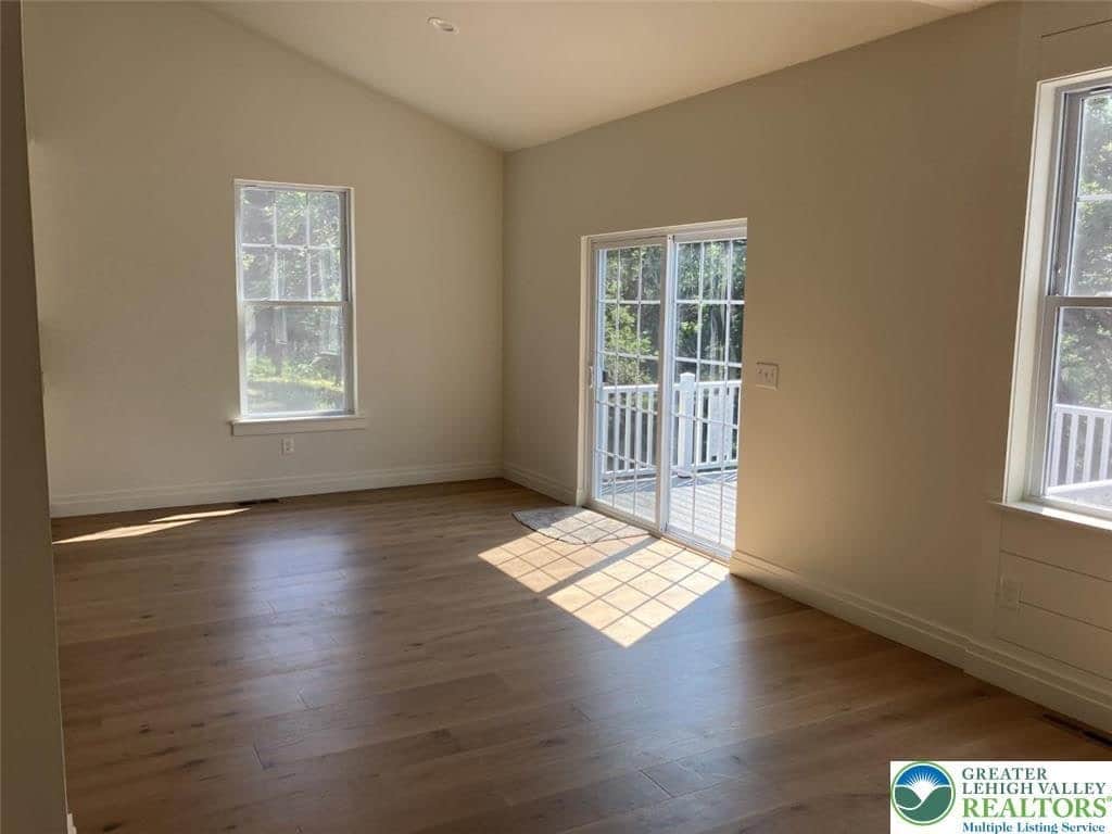 listing-photo-20.jpg