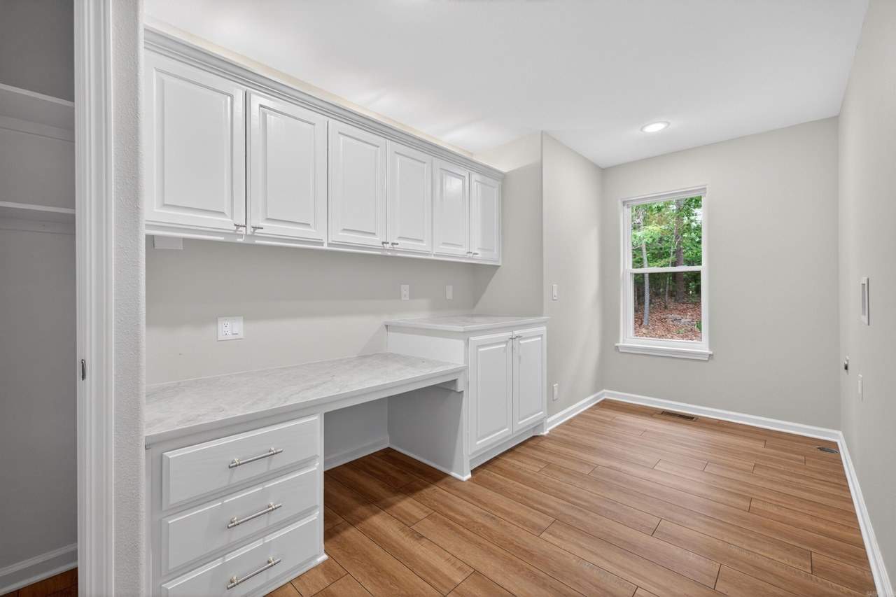 listing-photo-19.jpg