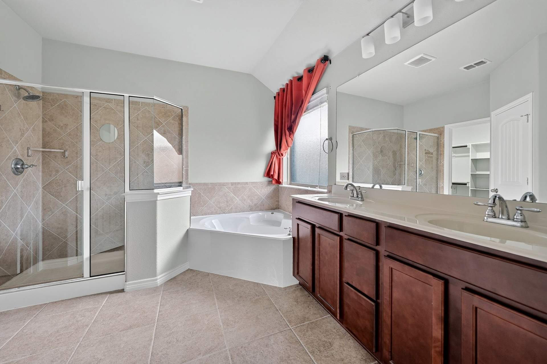 18-web-or-mls-DSC05437.jpg