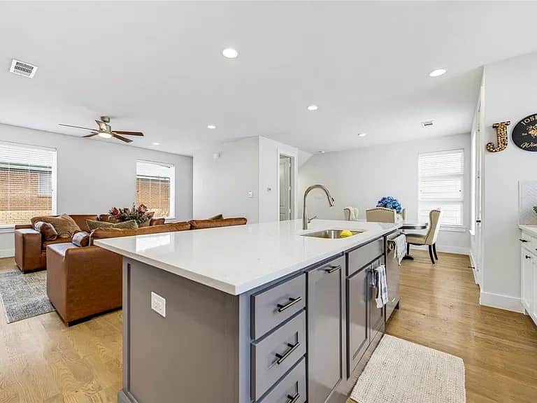 Kitchen_angle_7.jpg