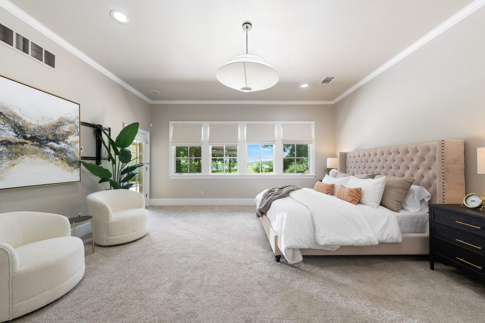 024_Primary_Bedroom.jpg