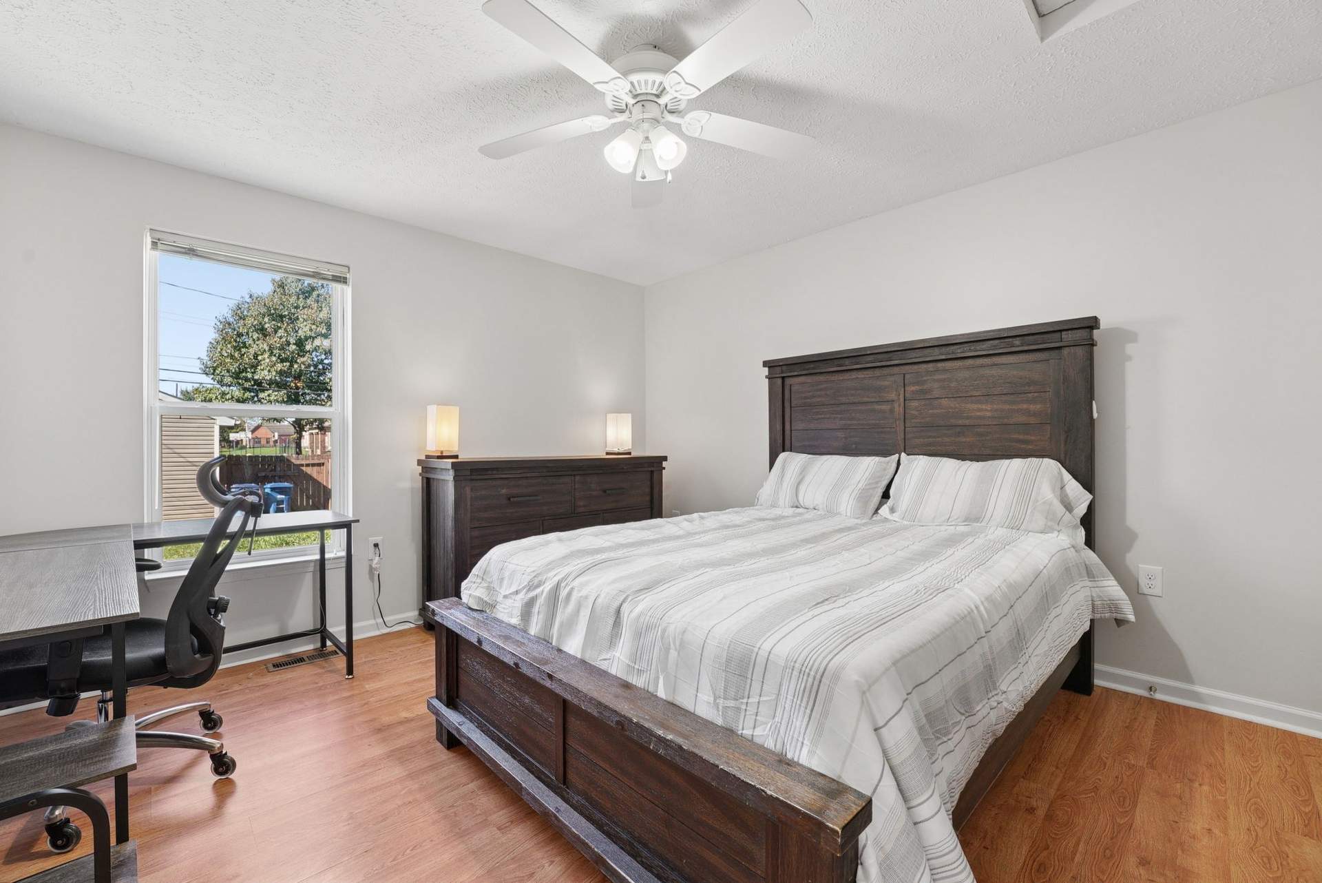20-web-or-mls-1259-n-5th.jpg