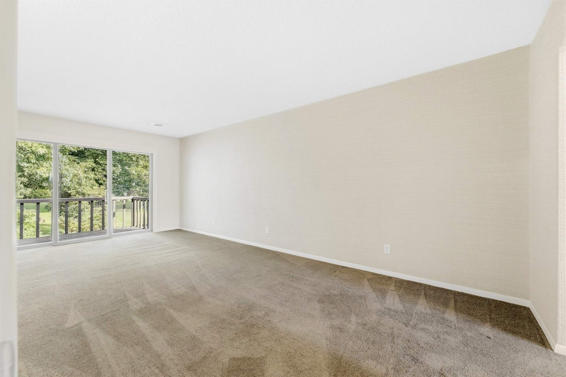 102_Lakeview_Estates-16.jpg