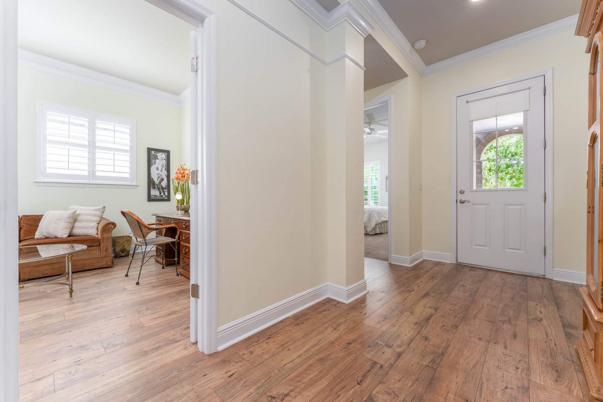 Interior_Photos_10_of_30.jpg