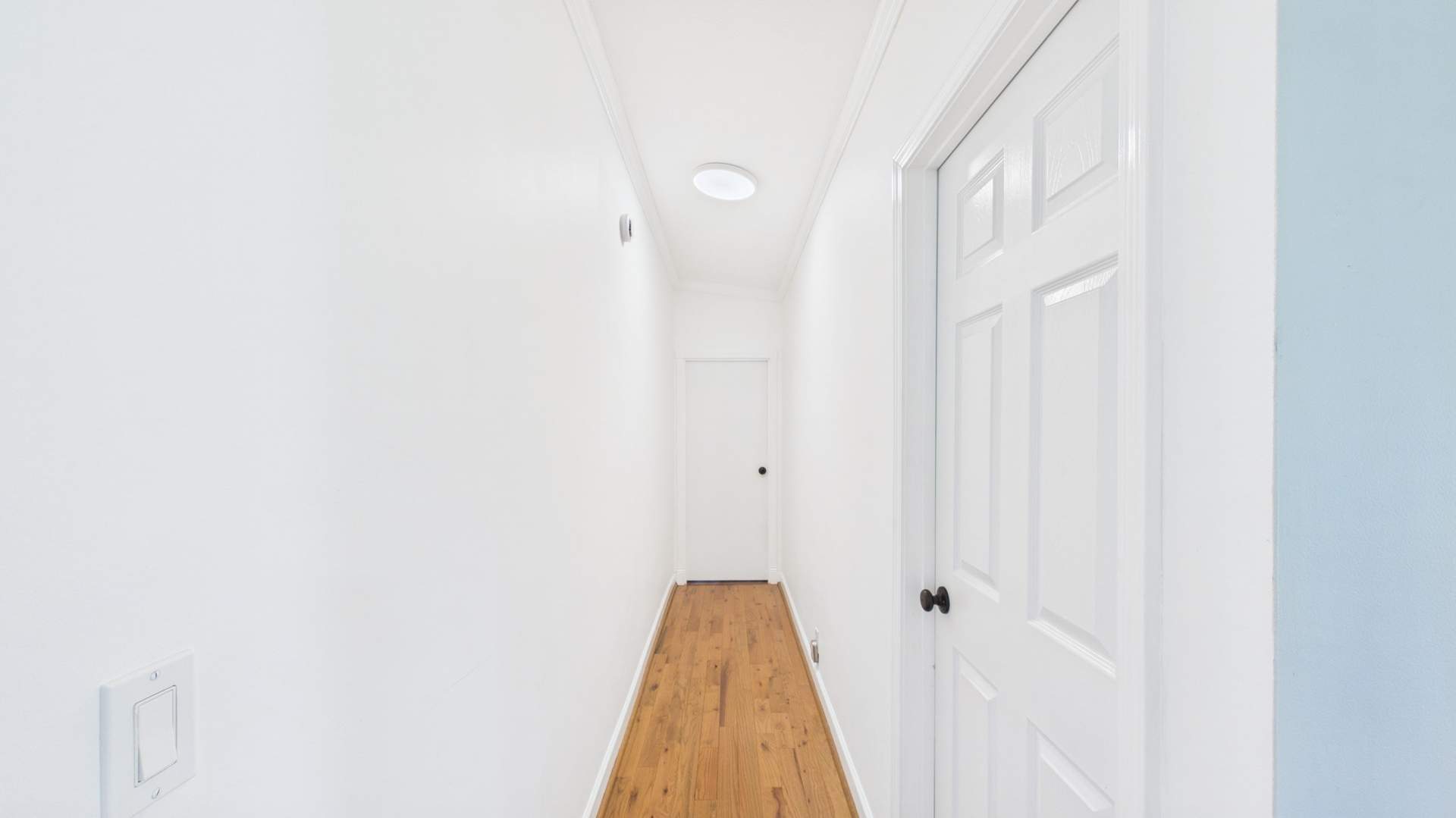 025_Convenient_Connectin.jpg