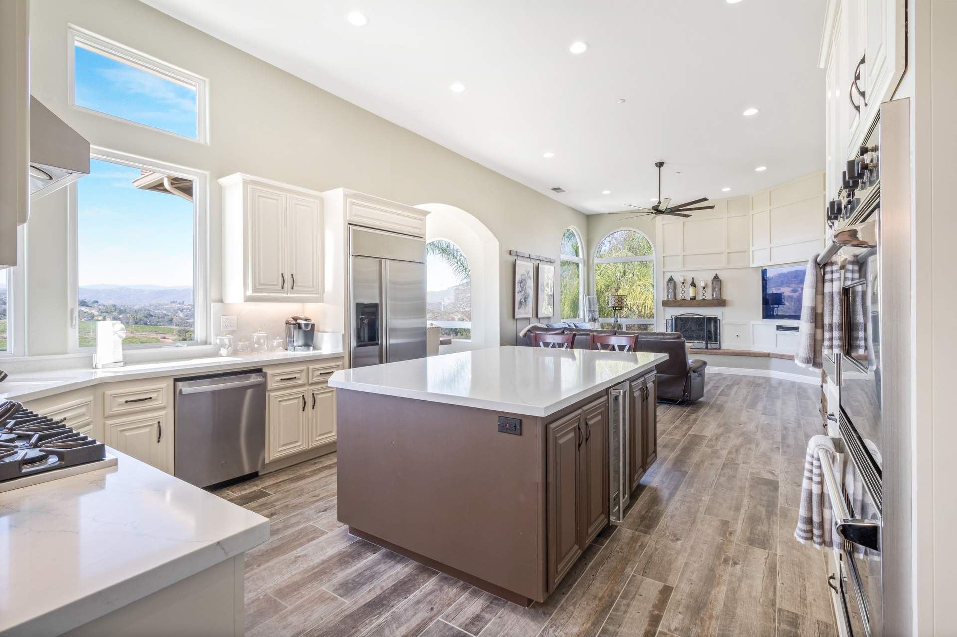 ESCONDIDO7.jpg