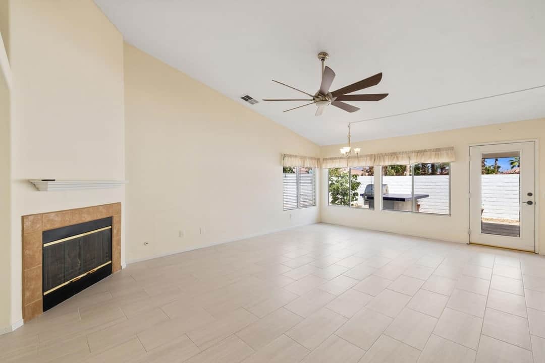 44300-camino-azul-la-quinta-ca-12.jpg