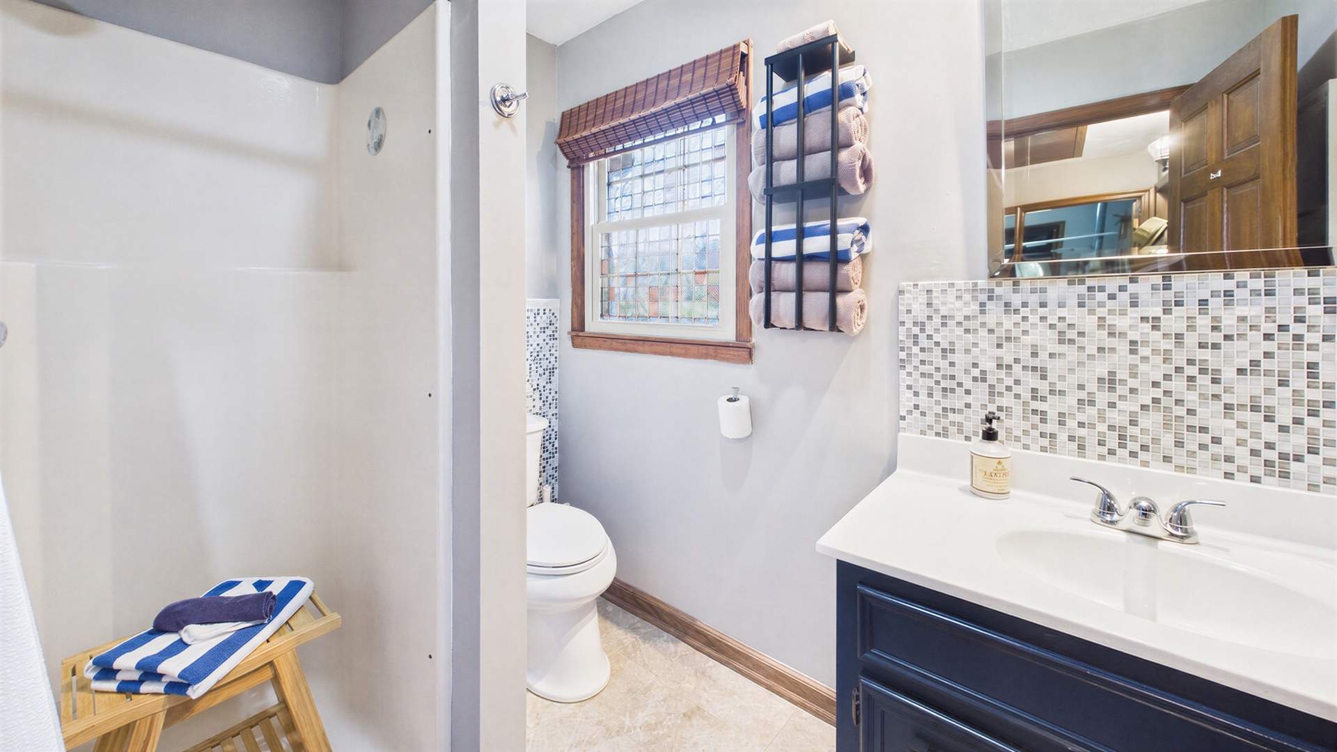049_FULL_BATH_3.jpg