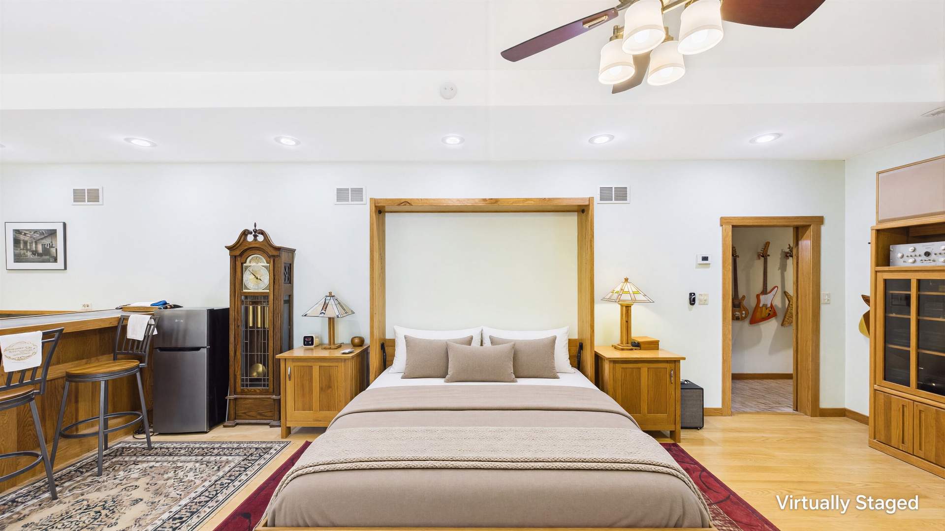 057_Murphey_Bed_In_Family_Room.jpg