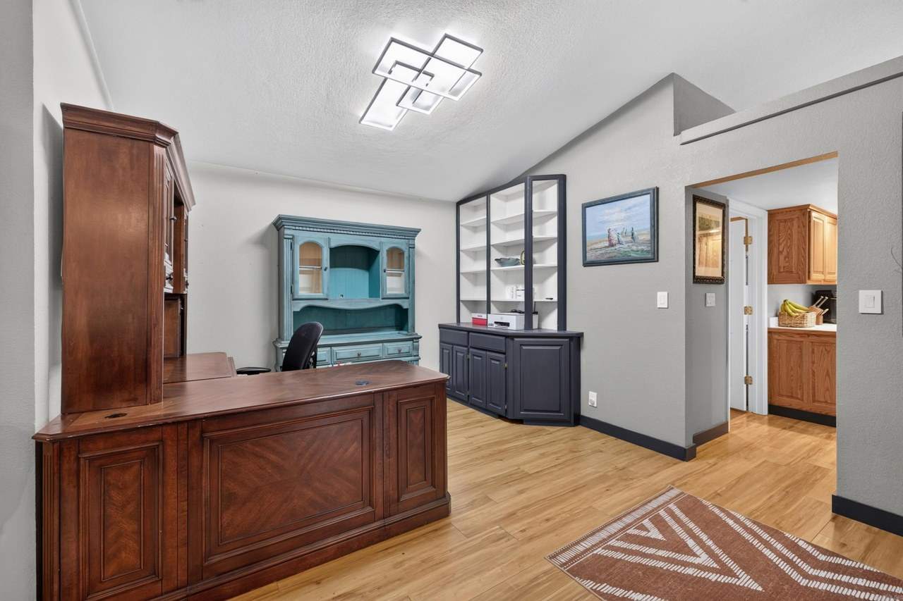 listing-photo-21.jpg