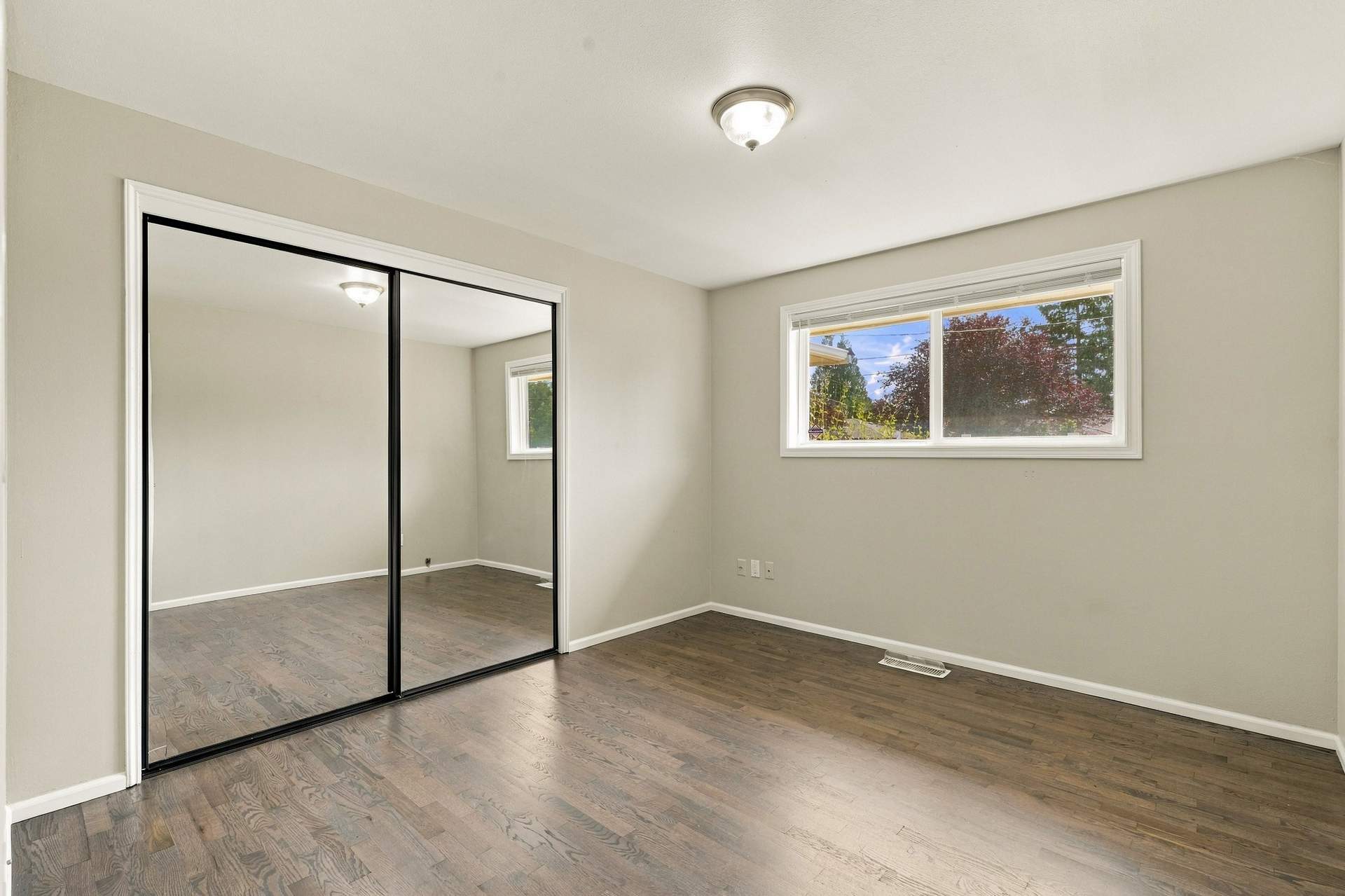 4813-190th-st-sw_-_21.jpg