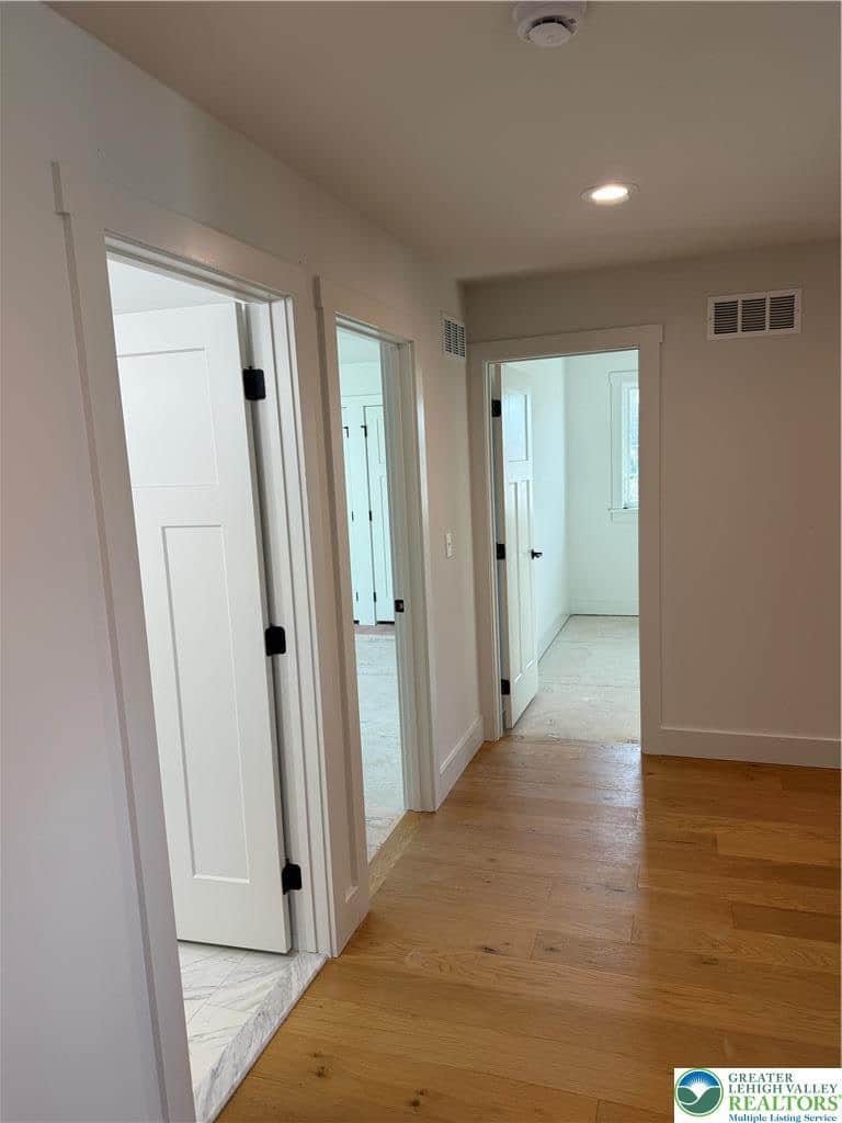 listing-photo-23.jpg