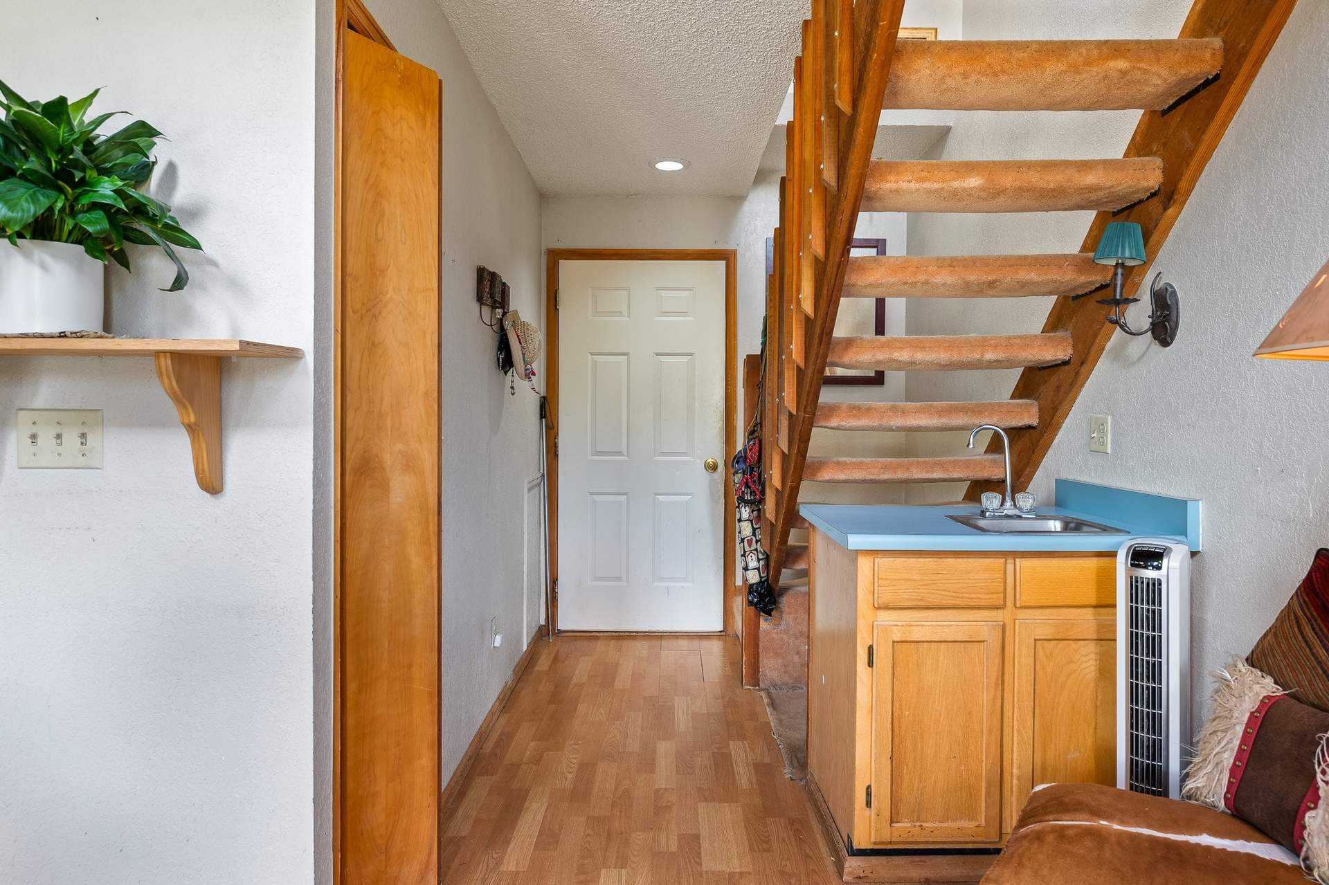 Entryway.jpg