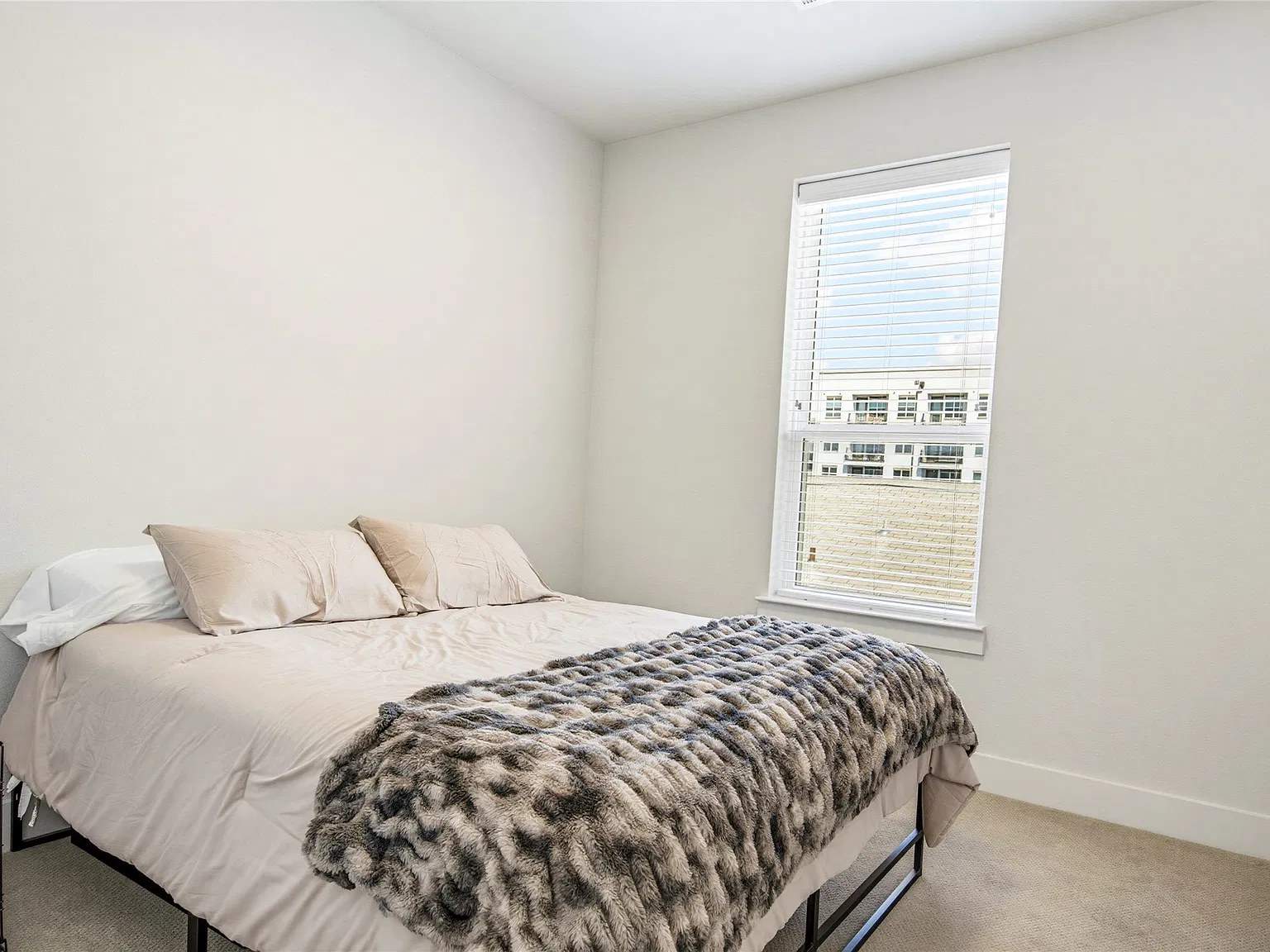 Second_bedroom.jpg