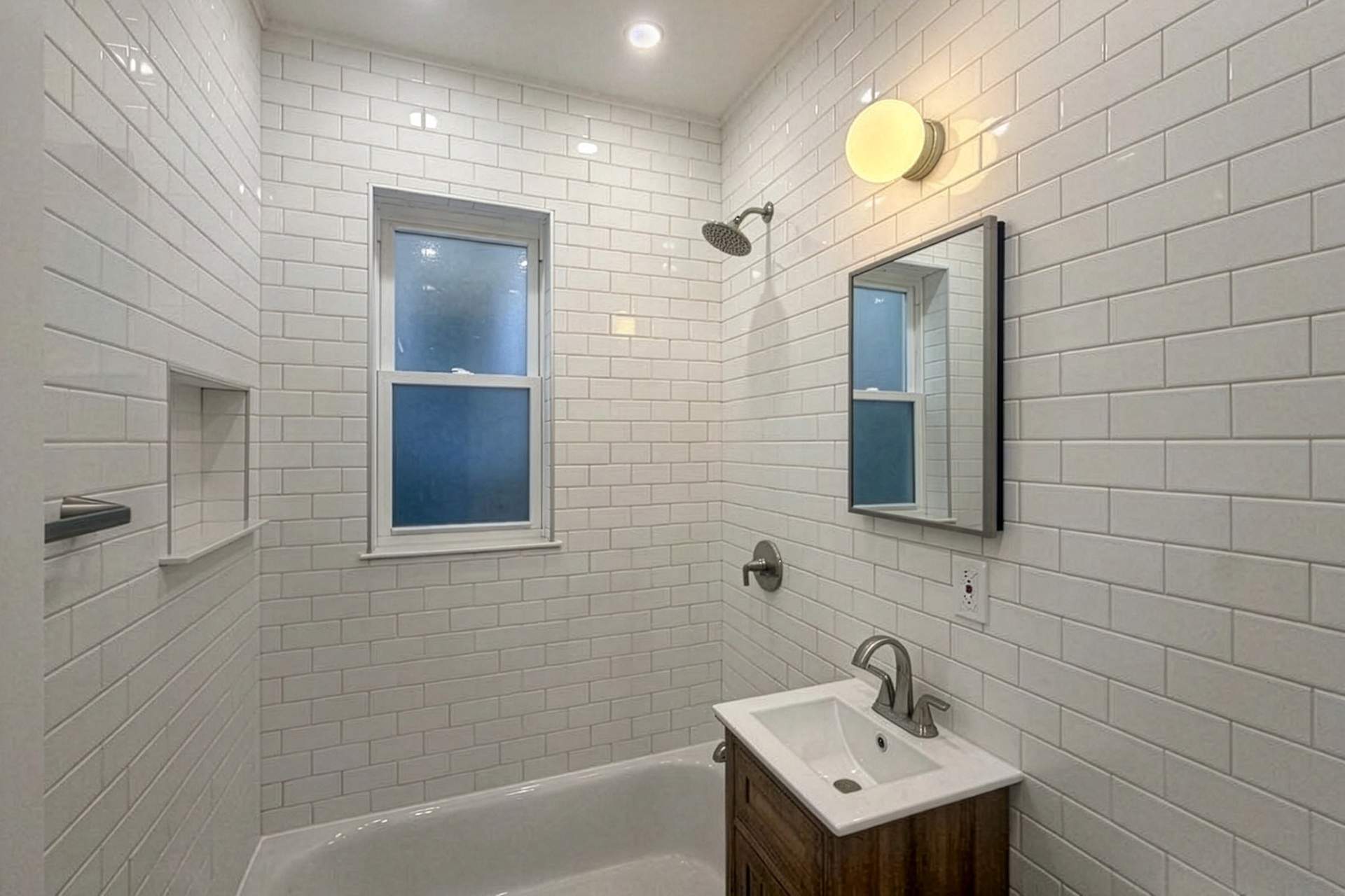 12-BATHROOM.jpg