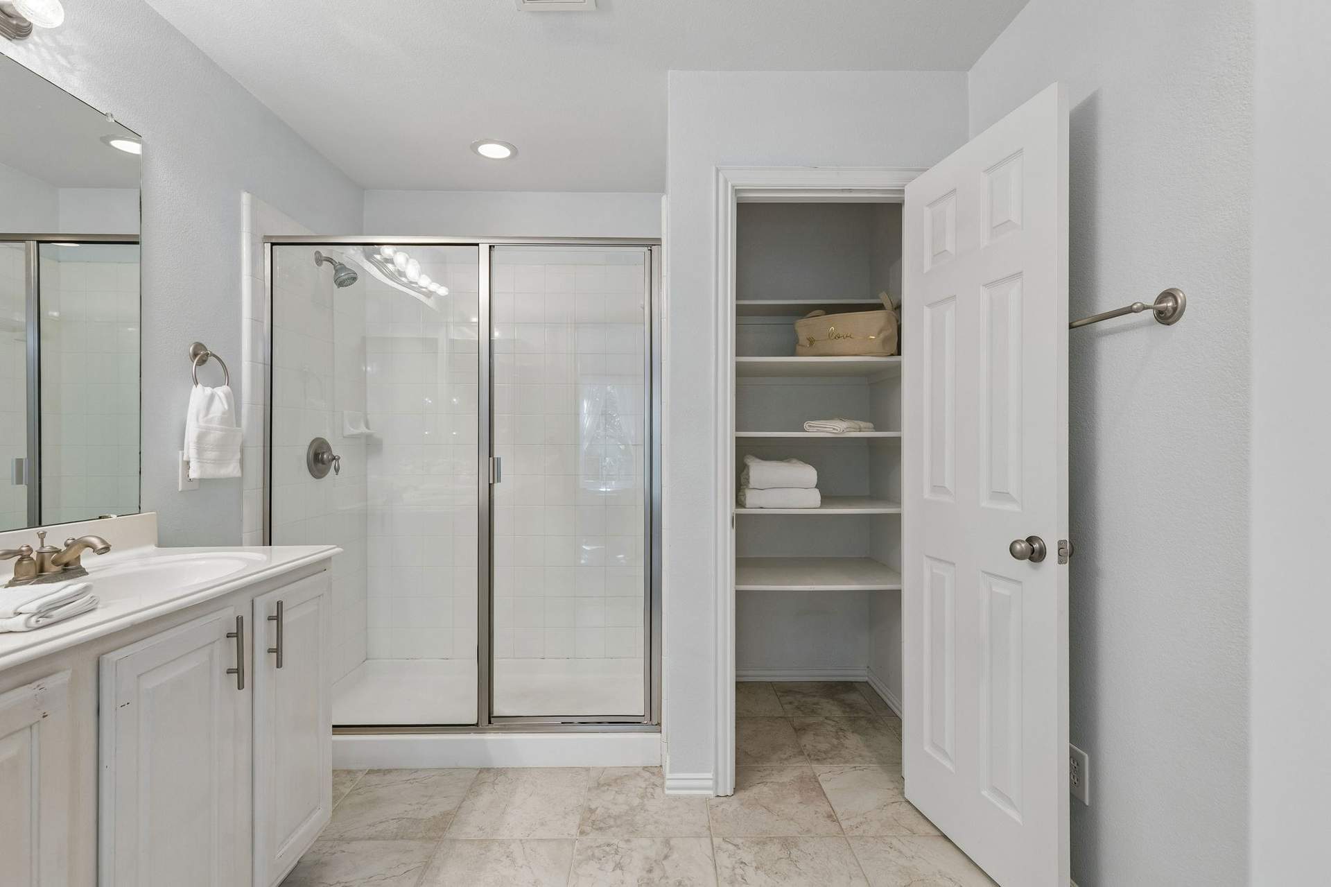 17-2624Durango_017_Main.jpg