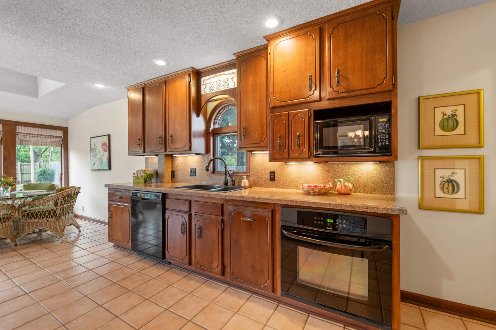 3705EMountVernonINTERIOR-24.jpg