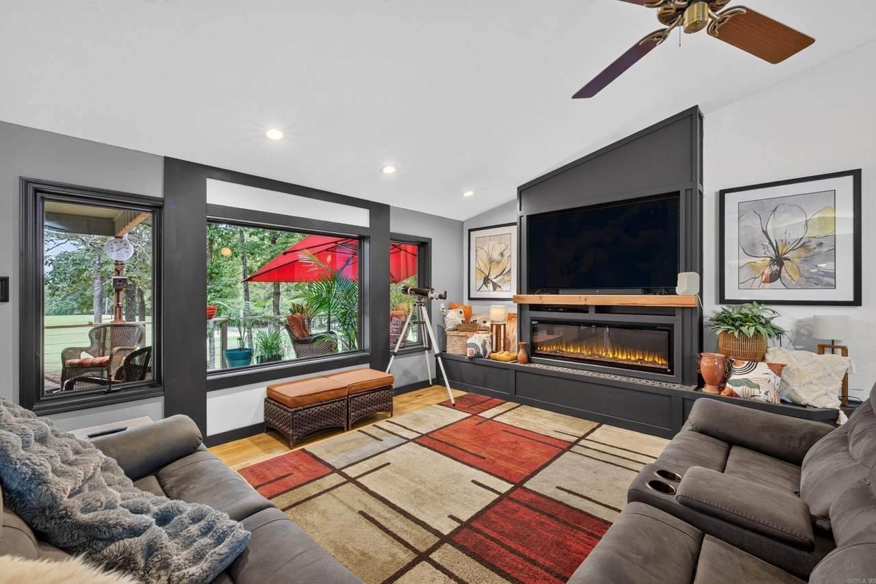 listing-photo-17.jpg