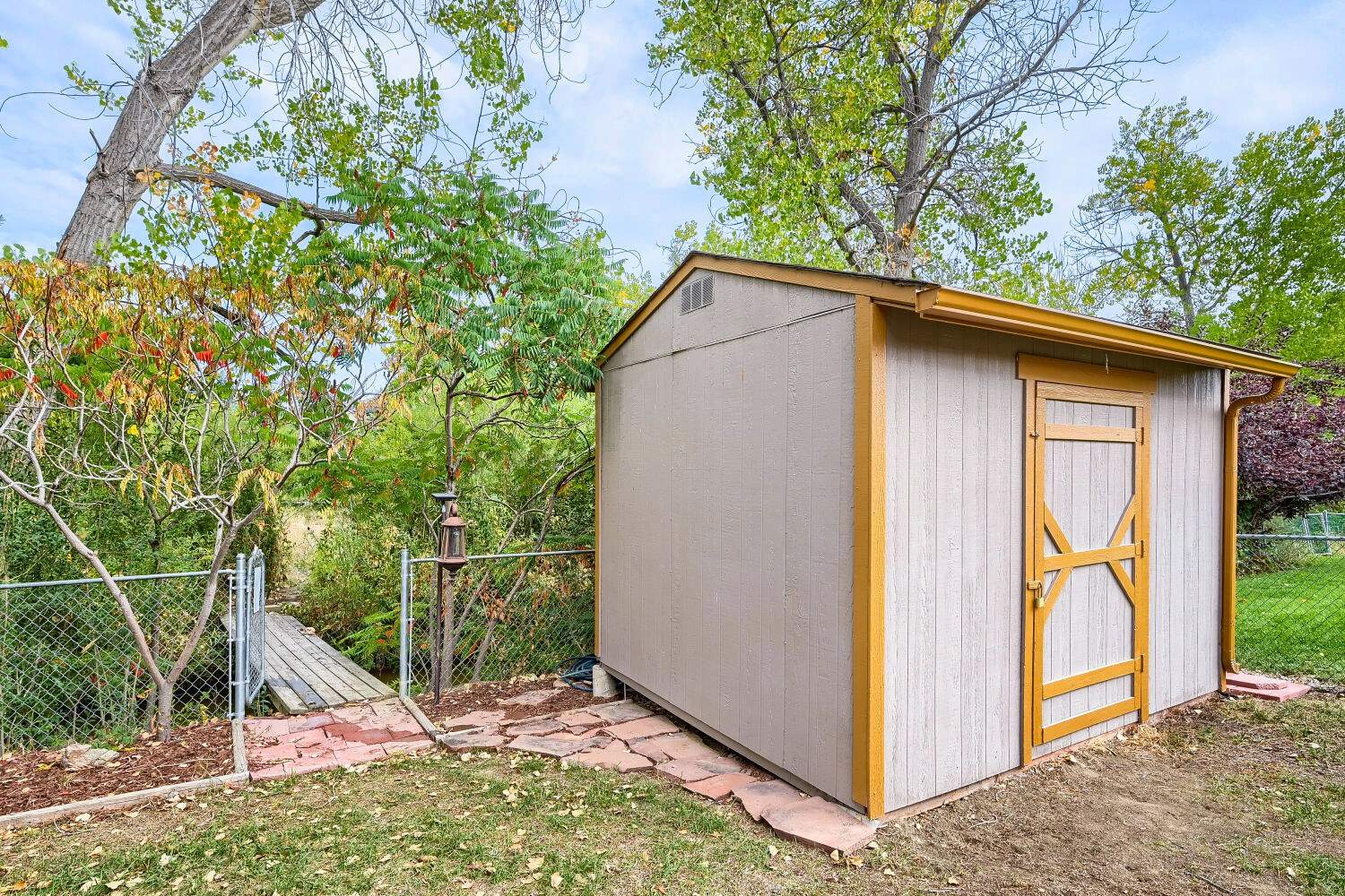 2542CambridgeDr-WebQuali.jpg