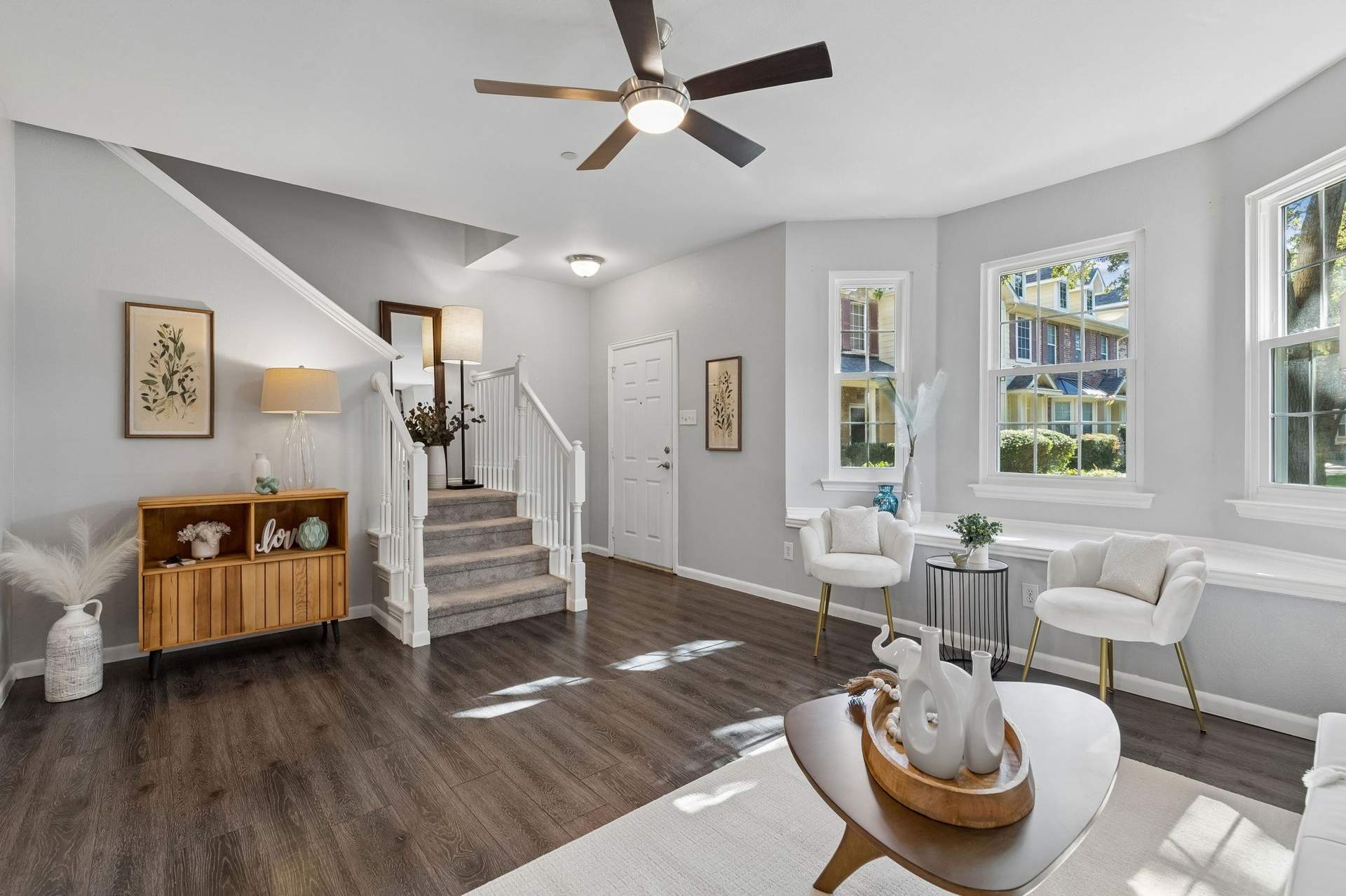 5-2624Durango_005_Living.jpg