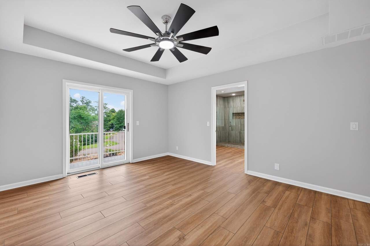 listing-photo-13.jpg
