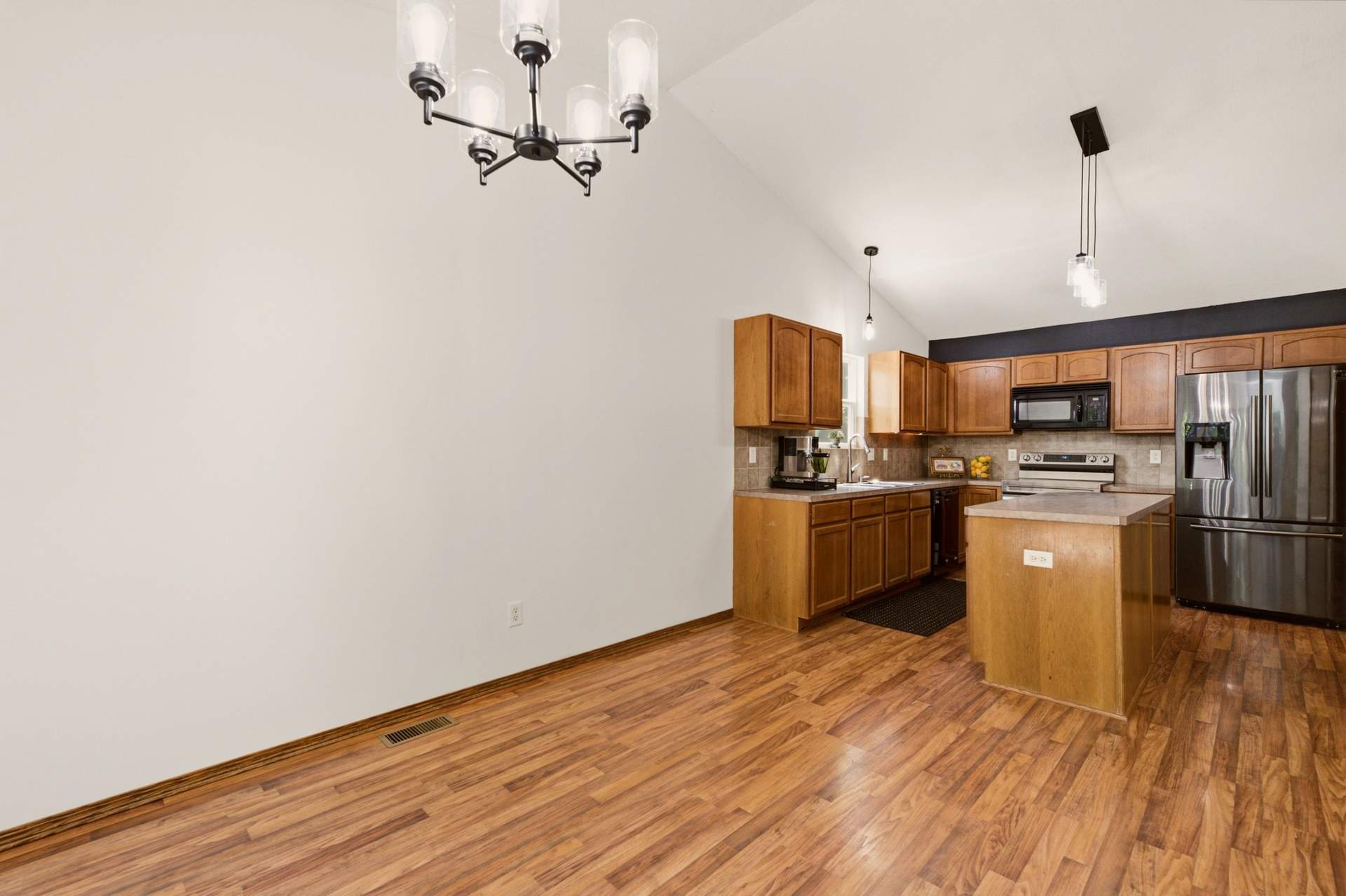 2635ESunnyslopeCourtParkCity-w-23.jpg