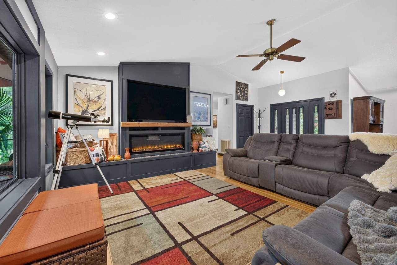 listing-photo-18.jpg
