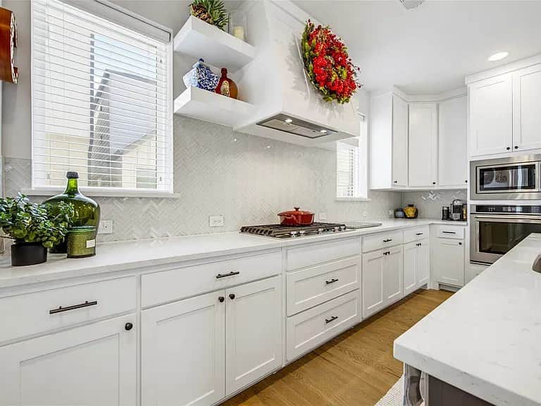 Kitchen_angle_2.jpg