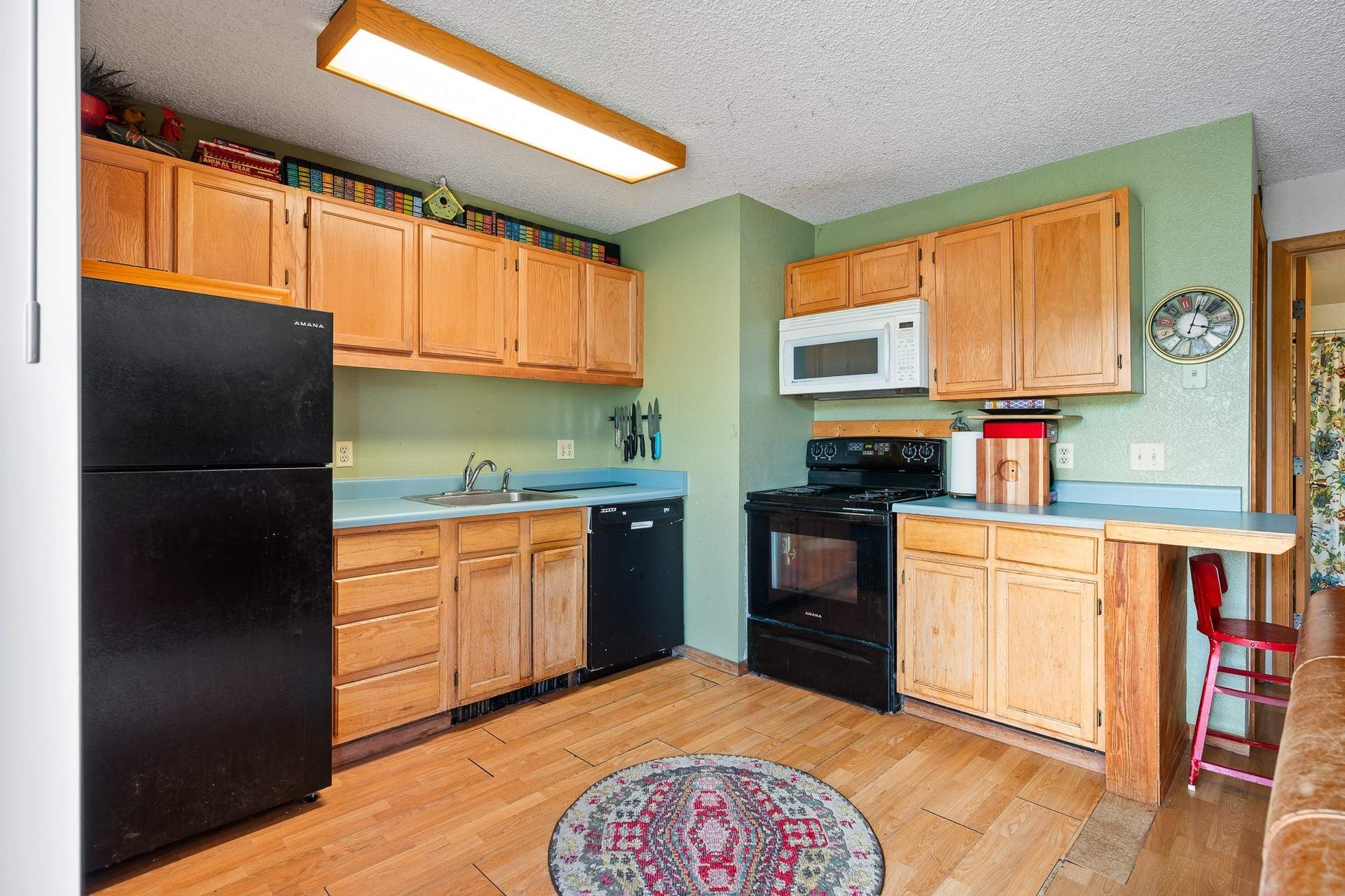 Kitchen_2.jpg