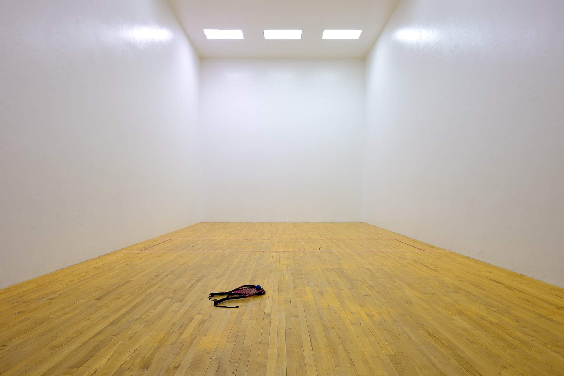 Racketball_court.jpg