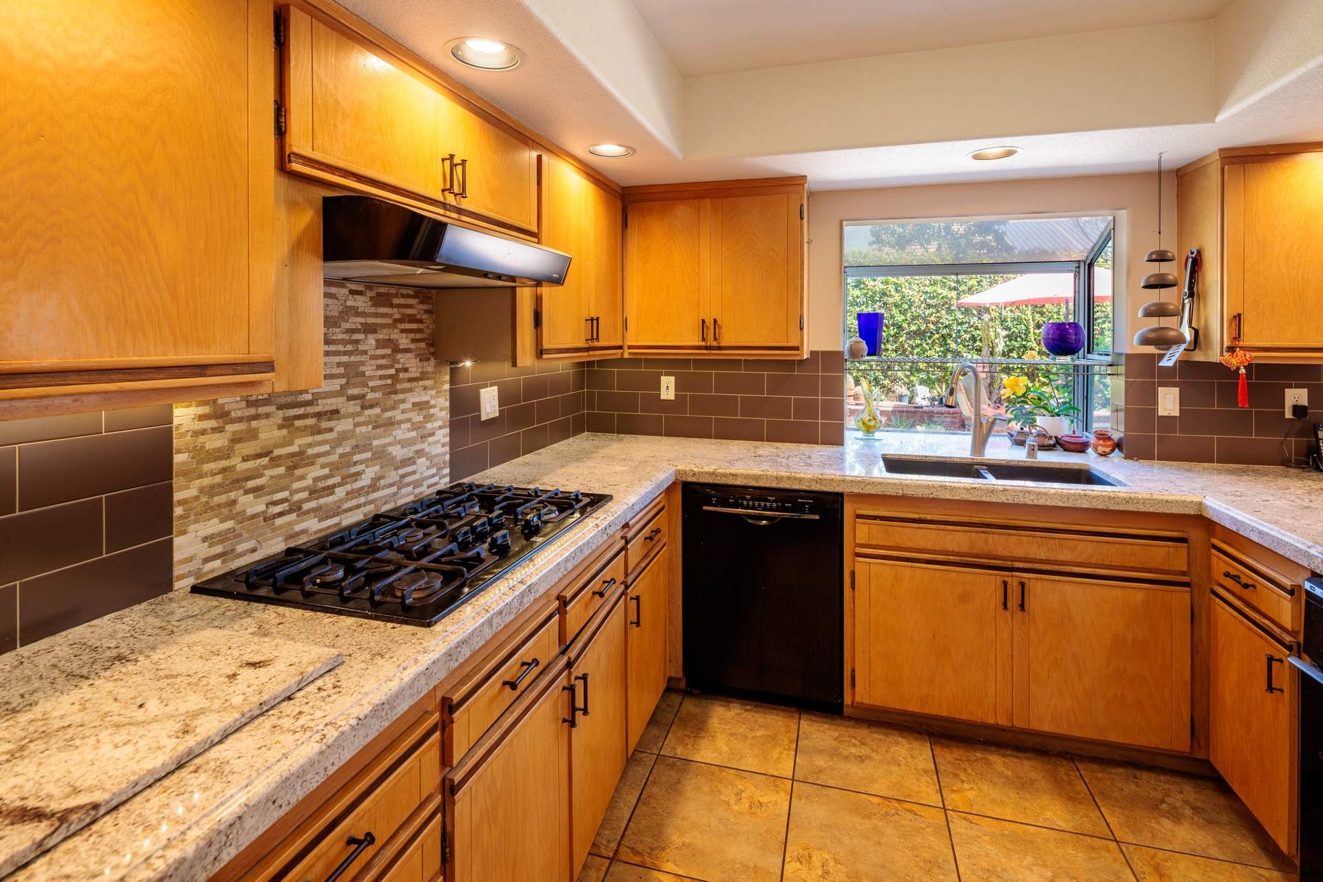 1601_Holly_Ave-5162-HDR.jpg