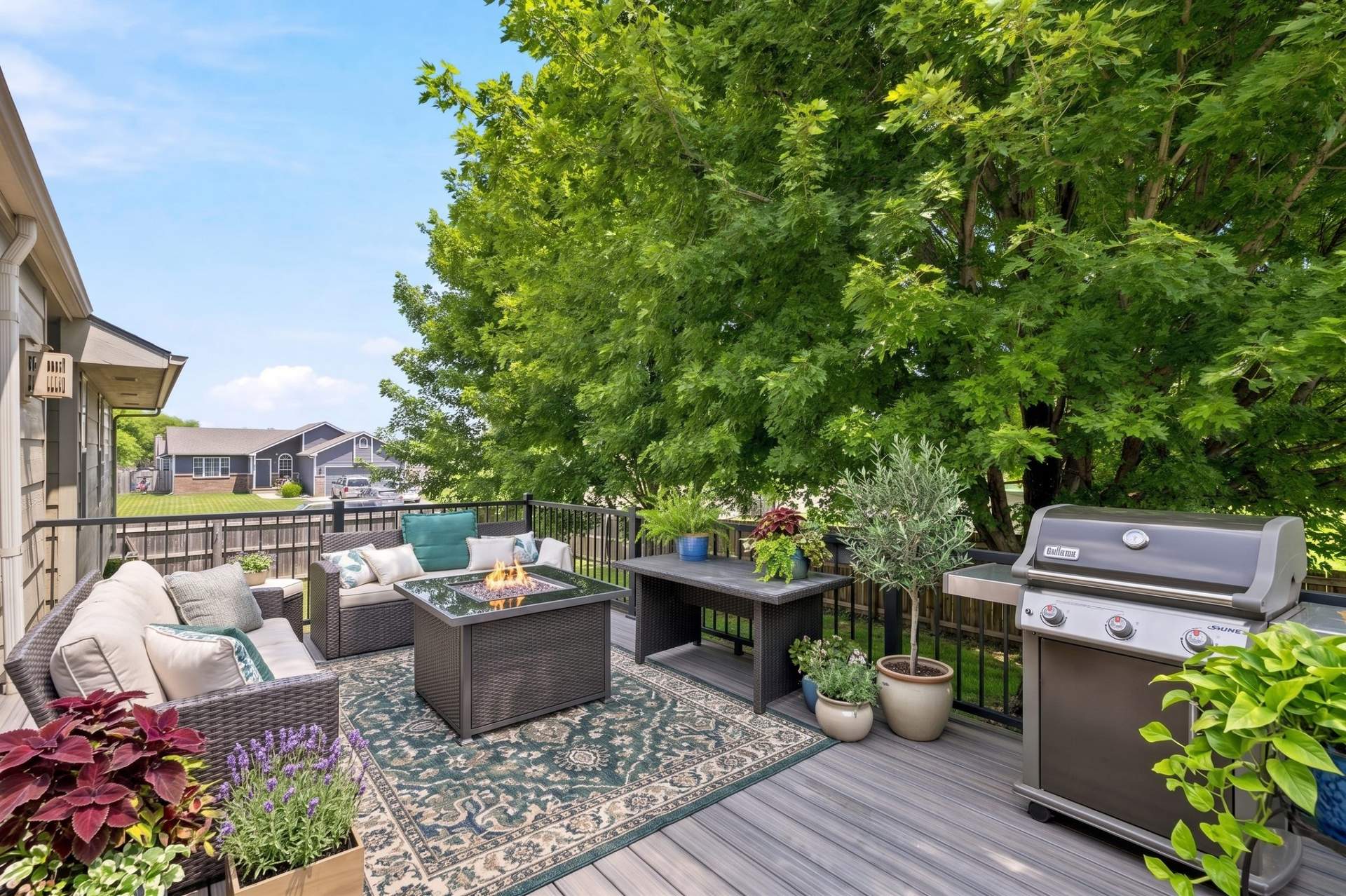 2635ESunnyslopeCourtParkCity-w-14_edited.jpg
