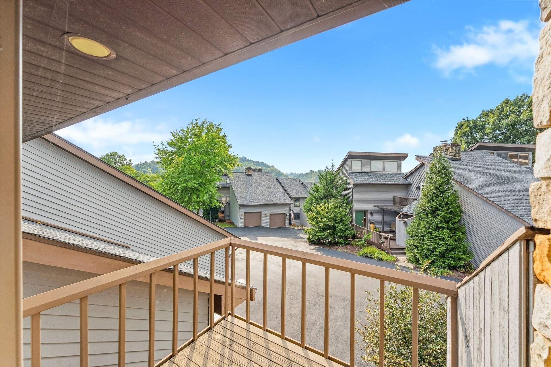 102_Lakeview_Estates-65.jpg