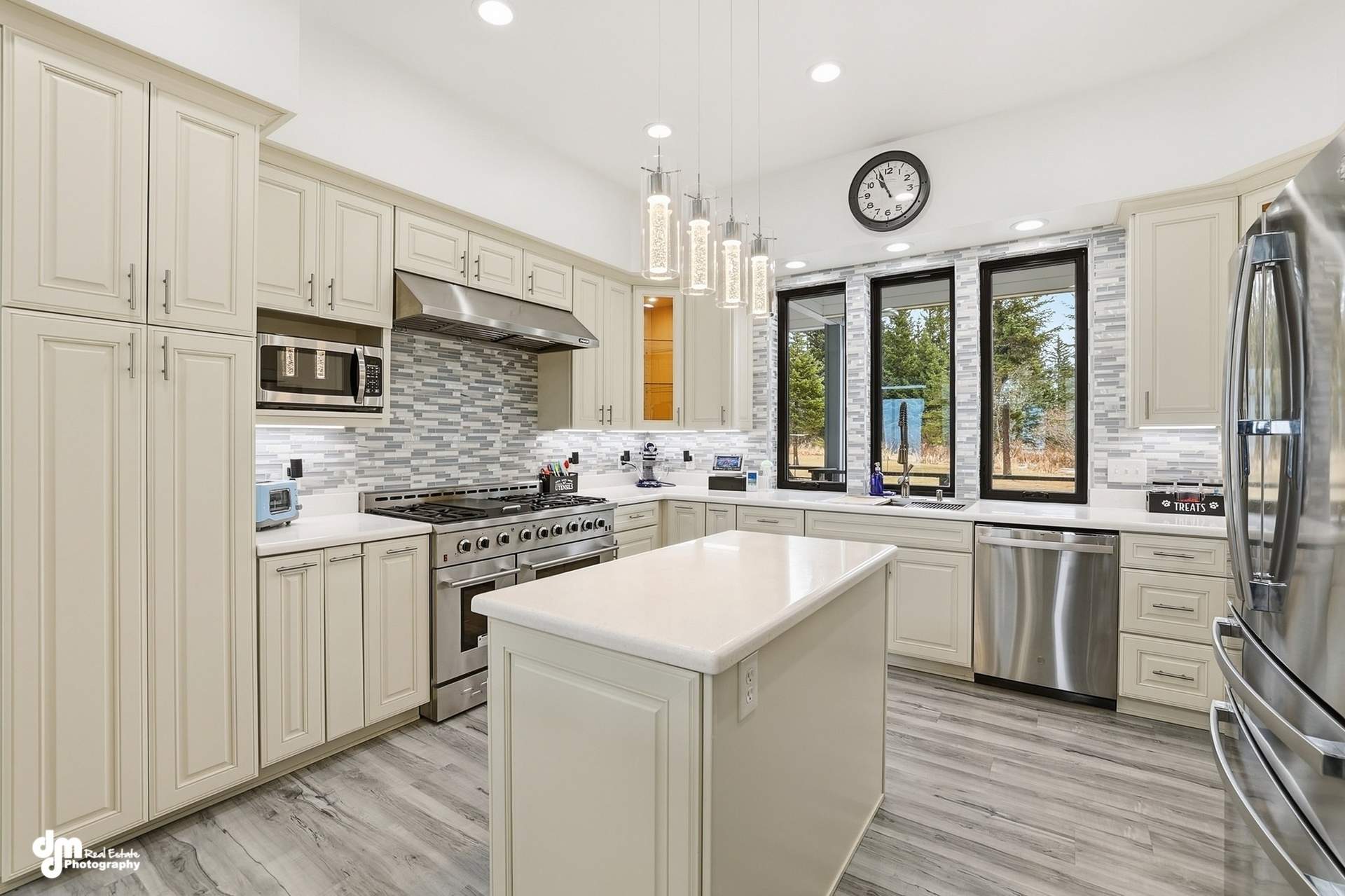 024-Kitchen.jpg